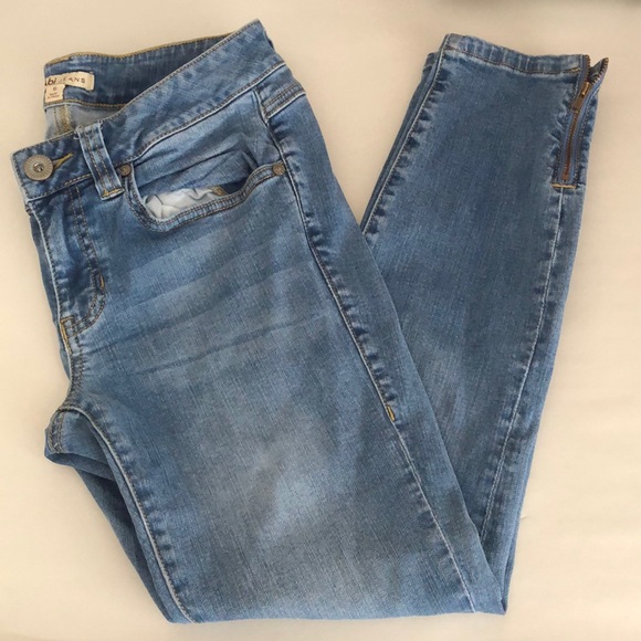 CAbi Skinny Crop Ankle Zip Denim Jeans #220 La Jolla Size 6 - Picture 1 of 11